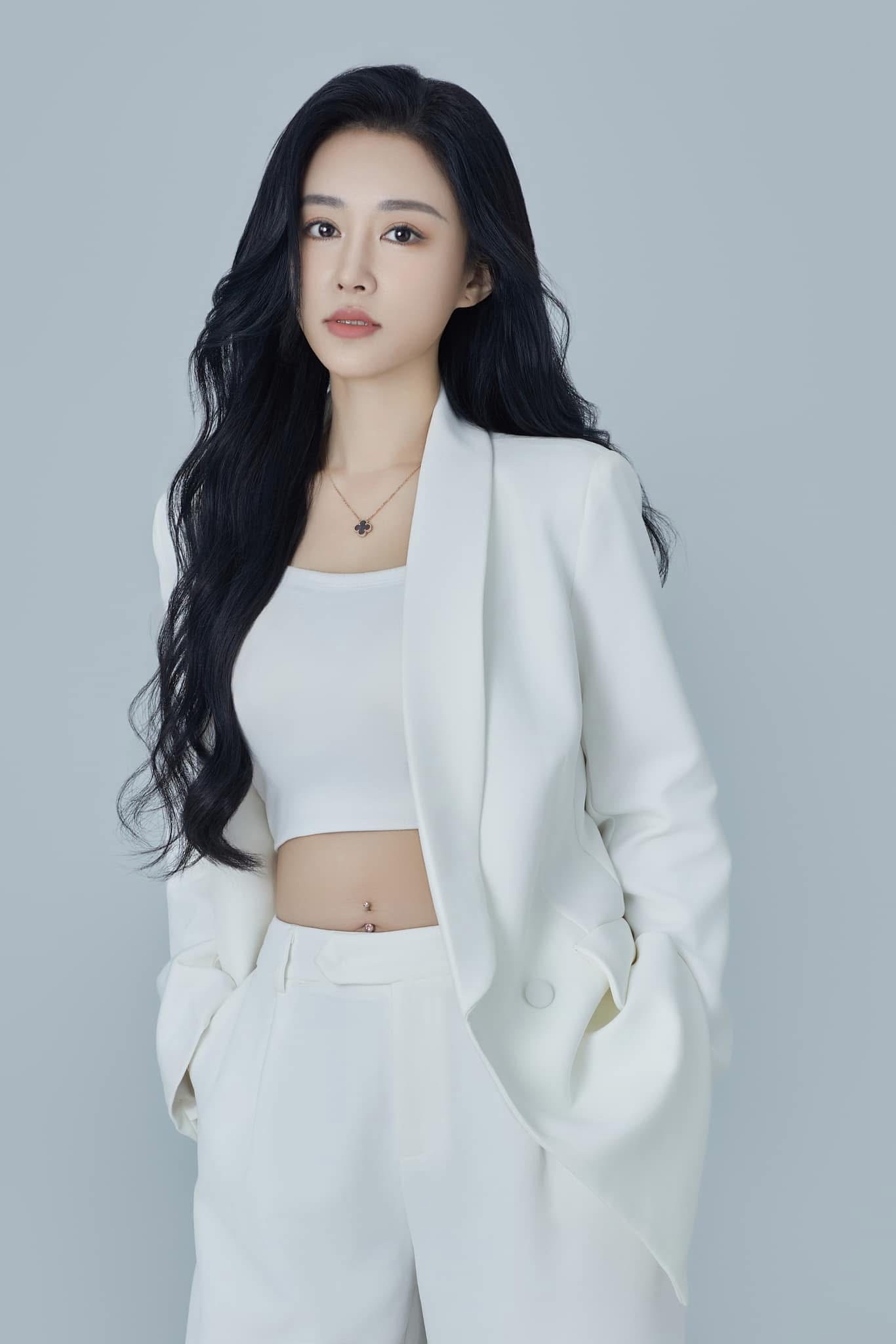 理事長暨會長 鄭喬尹 Queenie
